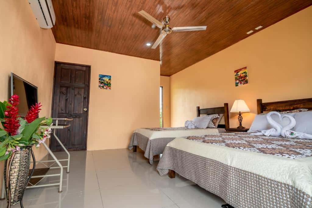 Aunty Arenal Lodge La Fortuna Exterior photo